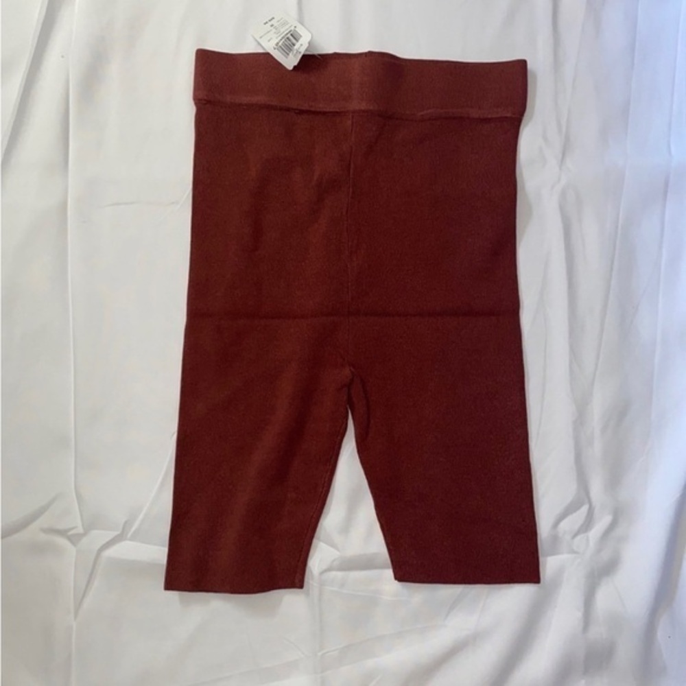 Womenโs Burgundy Bikerโ Shorts